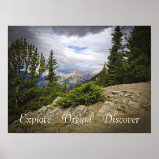 Utforska Dream Discover Scenia Mountain Hiking Poster