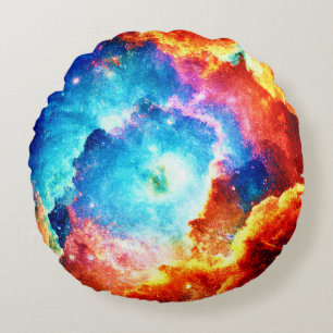 Utforska färgad Nebula Art Rund Kudde
