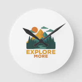 Utforska mer - Retro Mountain & Forest Äventyr Rund Klocka