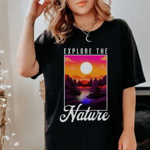 Utforska naturen - berget, floden, solnedgången t shirt