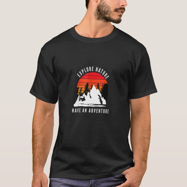 Utforska naturen har Äventyr Retro Forest 2 T Shirt (Framsida)