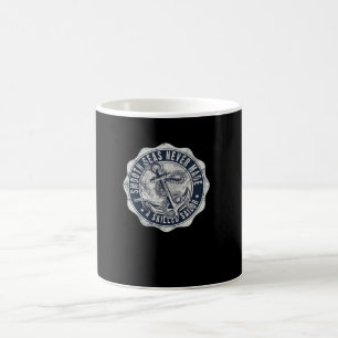 Utjämna hav har aldrig gjort en skicklig sjöman kaffemugg