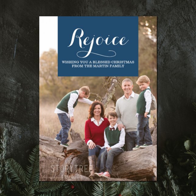 Utjämningskort för foto med kvadratiska Helgdag| B Julkort (Blue Elegance Squared Holiday Photo Card)