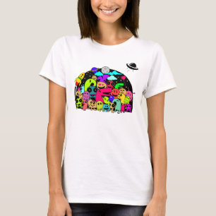 Utländska skapelser i utrymmesdörrens design tee shirt