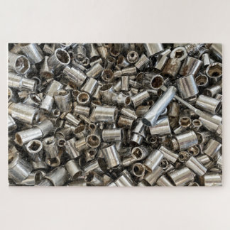 Utmanar 1 000 pussel i biet. "Sockets"