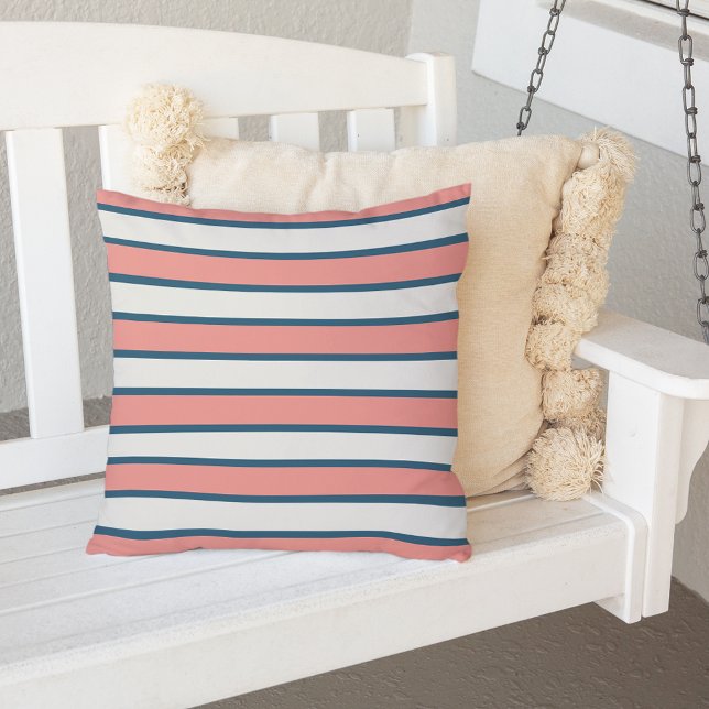 Utomhus av Coral och Navy Blue Summer Rand Kudde (Skapare uppladdad)