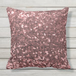 Utomhus Säkra Ro Guld Glitter Utomhuskudde<br><div class="desc">Glam upp ditt tålamod med dessa utomhus säkra dekorativ kudde i Gnistra Rörelse flashy ro rosa glitter guld! Se glitter i ett vädersäkert väv för dina utomhusutrymmen. (1) För inomhuskuddar kontrollerar du om Gnistra Rörelse hemdekorsektion har alternativ för kvadrat, lumbar, rund och många andra alternativ med vår fantastiska sekvin mönster....</div>