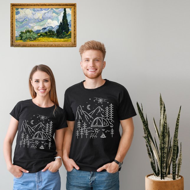 Utomhuslägereld Skog Berg Måne Stjärnor Rustik T Shirt (Skapare uppladdad)
