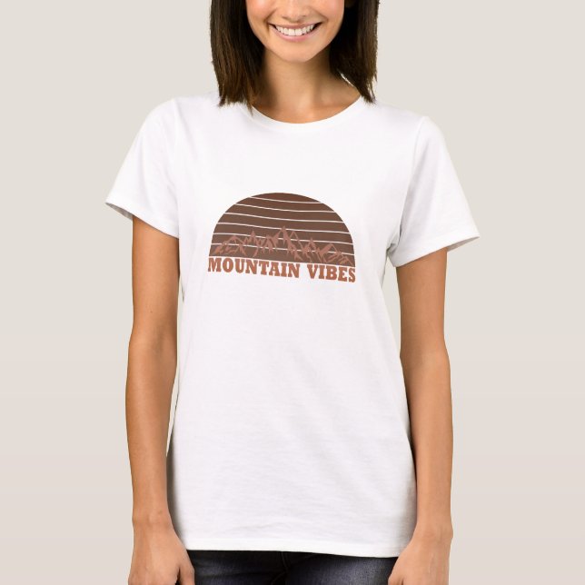 Utomhusräkor i bergsområden som vandrar älskare t shirt (Framsida)