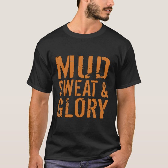 Utomhussport Mudt och Glory Trail som rullar T Shirt (Framsida)
