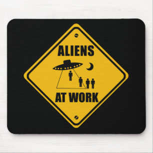 Utomjordingar på arbete undertecknar - Mousepad Musmatta