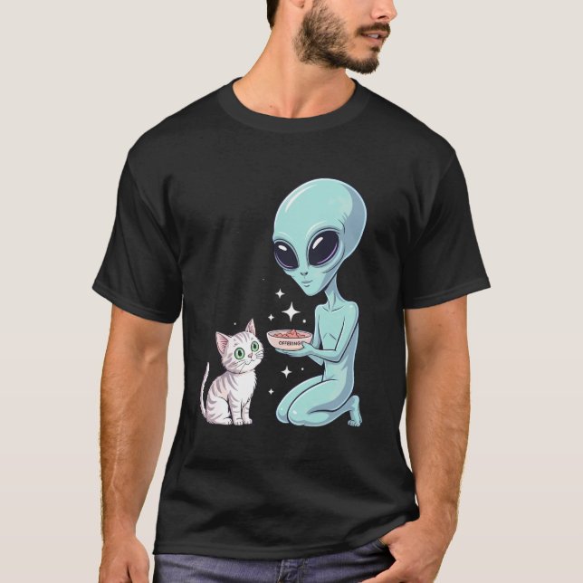 Utomjordinge matar katt t shirt (Framsida)