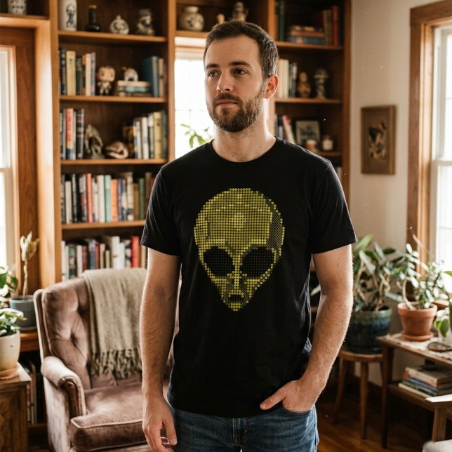 Utomjordisk Halvtonskonst Futuristisk T-Shirt  (Skapare uppladdad)
