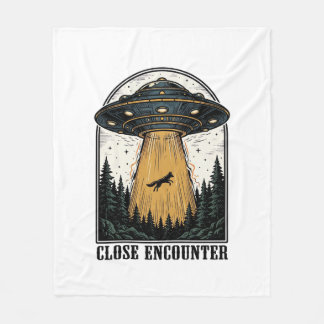 Utomjordisk skogsabduktion Vintage UFO-gravering Fleecefilt