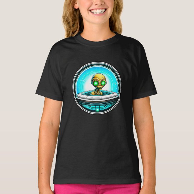 Utomjordisk utomjording som flyger en UFO T Shirt (Framsida)