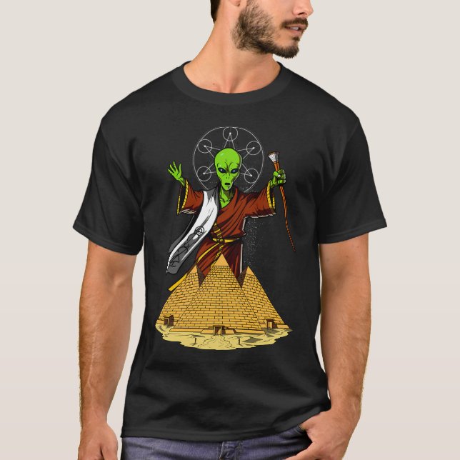Utomjordiska egyptiska pyramider t shirt (Framsida)