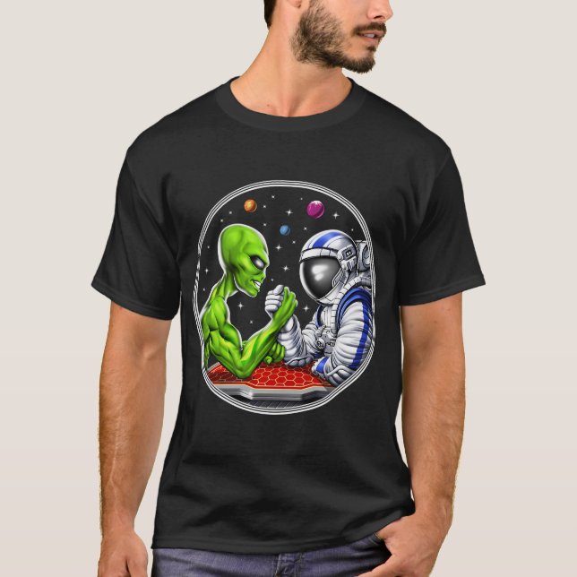 Utomjordiskt Astronaut Arm Wrestling T Shirt (Framsida)