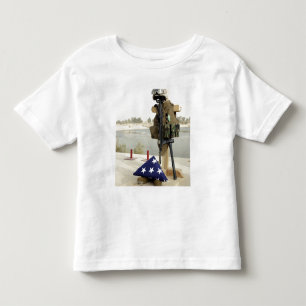 Utrustar stupade soldater visning t shirt