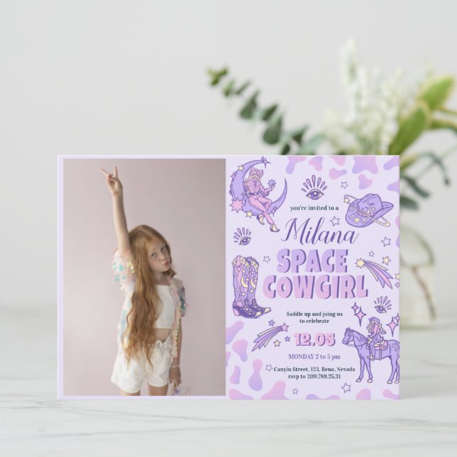 Utrymme Cowgirl Birthday-inbjudan med foto Inbjudningar (Stående Fram)