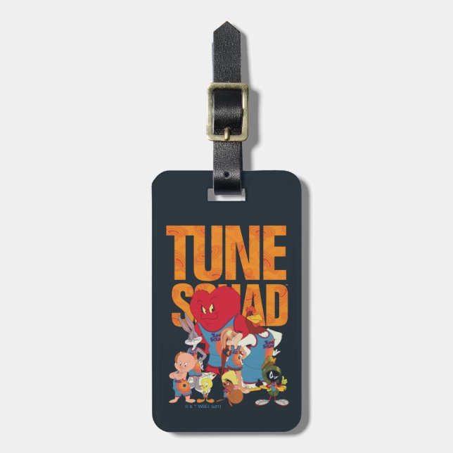 UTRYMME SYLT: EN NY LEGACY™ | TUNE SQUAD™ Lineup Bagagebricka (Vertikal Framsida)