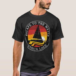 Utrymme vid Vatten Seneca Sjö New York, segling R T Shirt