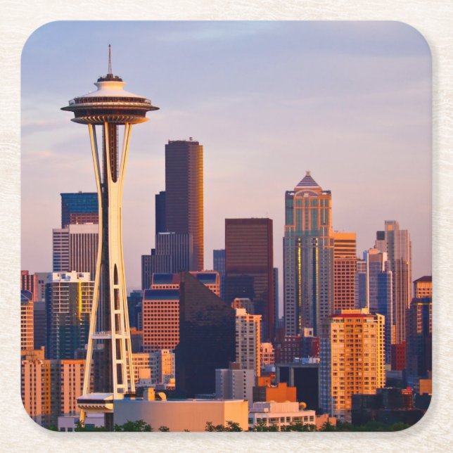 Utrymmenålen är ett torn på skymningen i Seattle Underlägg Papper Kvadrat (Framsidan)