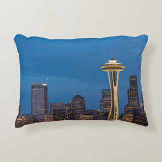 Utrymmenålen och den i stadens centrum Seattle Prydnadskudde