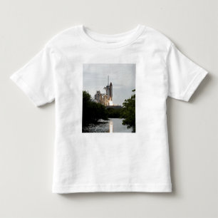 Utrymmesomvänd hiss av t shirt