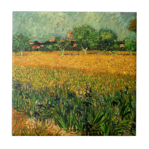 Utsikt över Arles med irisar av Vincent van Gogh Kakelplatta
