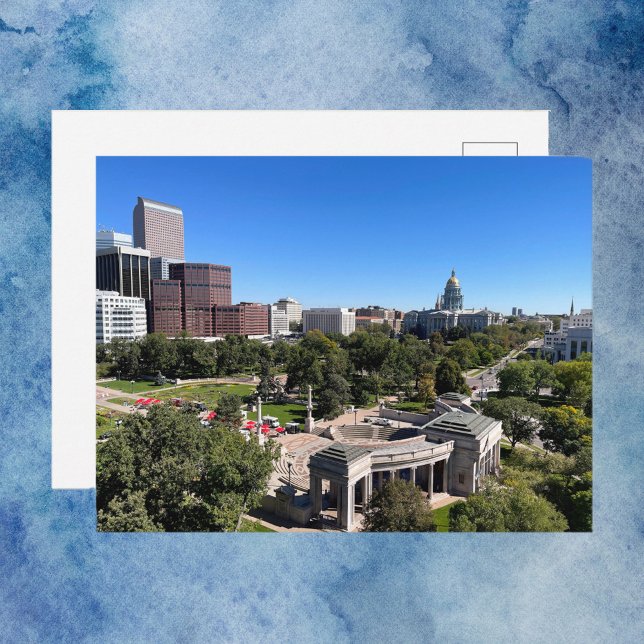 Utsikt över Denver Downtown Skyline Capitol Buildi Vykort (A postcard featuring a downtown view of the Denver skyline with the Colorado Capitol building!)