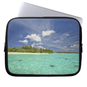 Utsikt över Funadoo Island från Funadovilligilli Laptop Sleeve