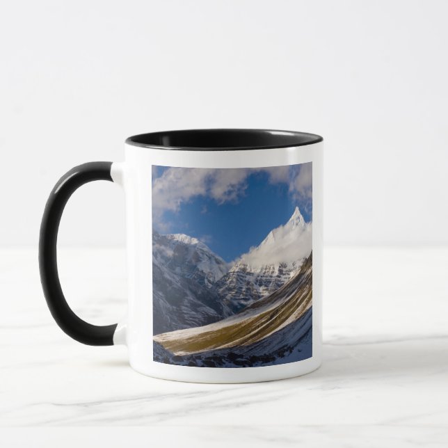 Utsikt över Mount Jichu Drake, Bhutan. Mugg (Vänster)