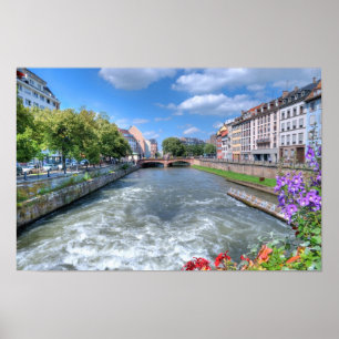 Utsikt över Strasbourg från bron i ljust dagsljus Poster