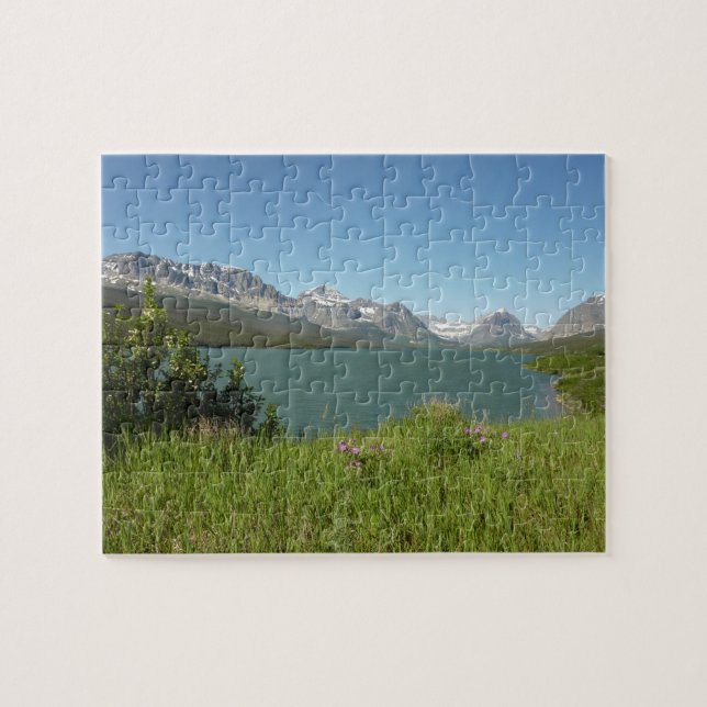 Utsikt över Swiftcurrent Lake vid Glacier National Pussel (Horisontell)