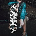 Utskrift av aducerade konturutskrifter, svart och  mini skateboard bräda 18,5 cm<br><div class="desc">Svart och vit ko döljer skateboard med namn. Unisex är för manar och för kvinnor. Lämpliga för barn och vuxnor. Underbar för cowboyteman/cowgirl land.</div>