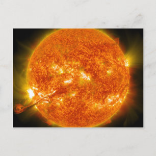 Utsläpp av solstrålning eller koronal massa på Sol Vykort