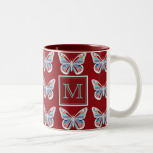 Utsmyckade fjärilar burgundermönster monogram Två-Tonad mugg