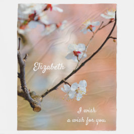 Utsökta japanska plommonblommor fleecefilt