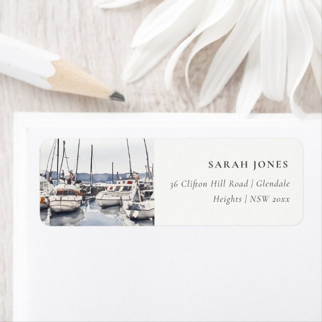 Utspädda kustbåtar vid Harbor Sjölandskap Adress Returadress Etikett (Insitu)