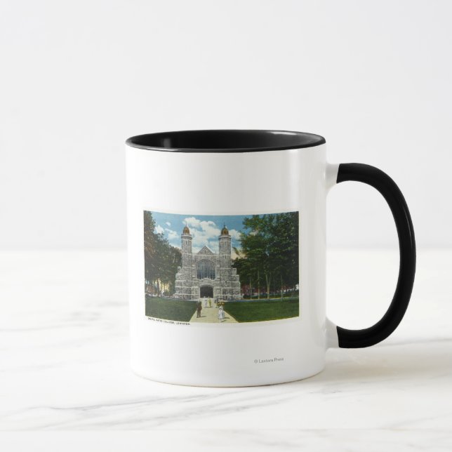 Utvändig visning av Bates College Chapel Mugg (Höger)