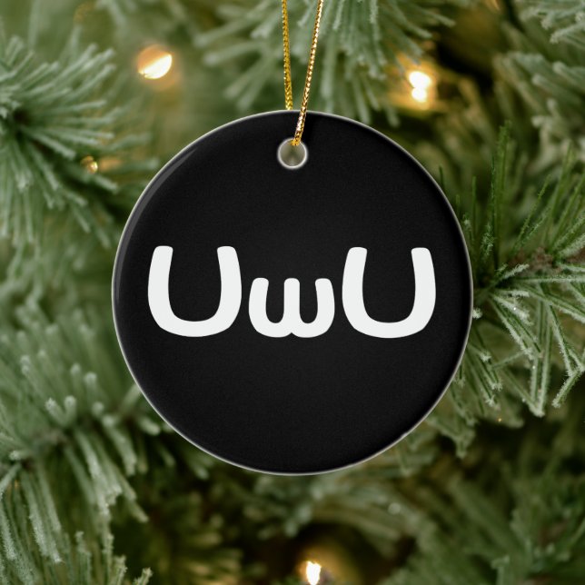 UwU Glad Animerad Ansikts Emoticon Pingisboll Julgransprydnad Keramik (Träd)