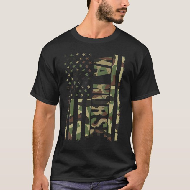VA Nurse Camouflage American Flag Patriotic Nurse  T Shirt (Framsida)