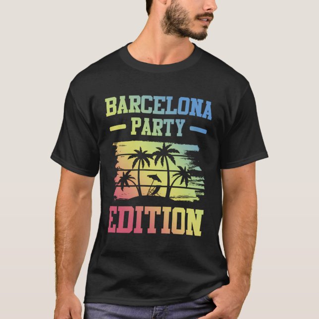 Vacation Crew Barcelona Party Edition T Shirt (Framsida)