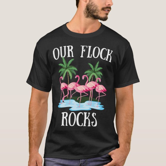 Vacation Gr för familjen Flock Sten Flamingos Älsk T Shirt (Framsida)