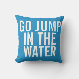Vacation House Go Jump i VATTEN Blue and White Kudde