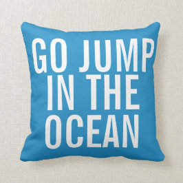 Vacation House Go Jump in Ocean Blue and White Kudde