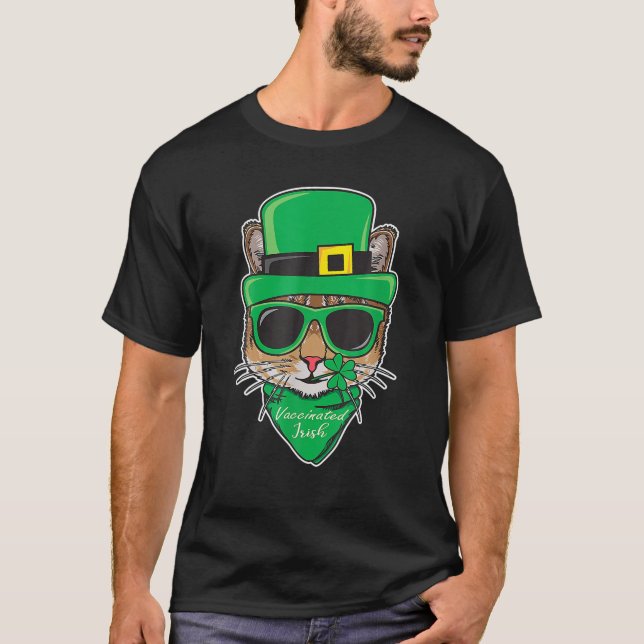 Vaccinerad Irish Funny St. Patricks Day Cat Quaran T Shirt (Framsida)