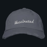 Vaccinerat Retro Embroierat skript Baskeball Cap Broderad Keps<br><div class="desc">Låt folk veta att du är en lagspelare med den här olyckliga basebollhatten. Vill du inte annonsera din vaccinstatus,  men ha något annat att säga? Det här hatet är konfigurerat som mall stil så att du kan ha spelar ingen roll text inbroderad på det som du vill ha.</div>
