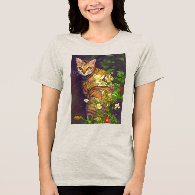 Vacker Abyssinian Cat i Midnight Garden T Shirt (Framsida)