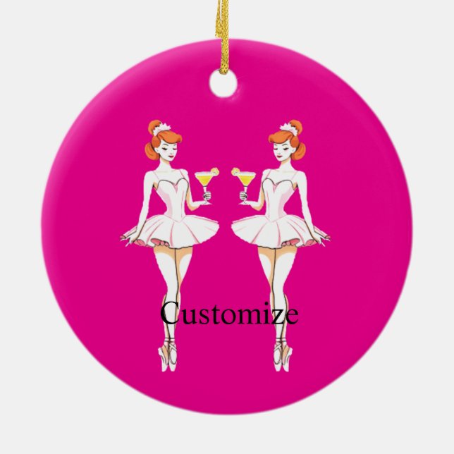 Vacker ballerina poserar med Martini Thunder_Cove Julgransprydnad Keramik (Baksidan)